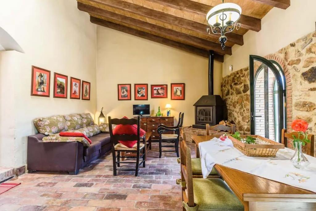 ラ・プエブラ・デ・ロス・インファンテス Casa Cortijo En Dehesa Sierra Leonヴィラ エクステリア 写真