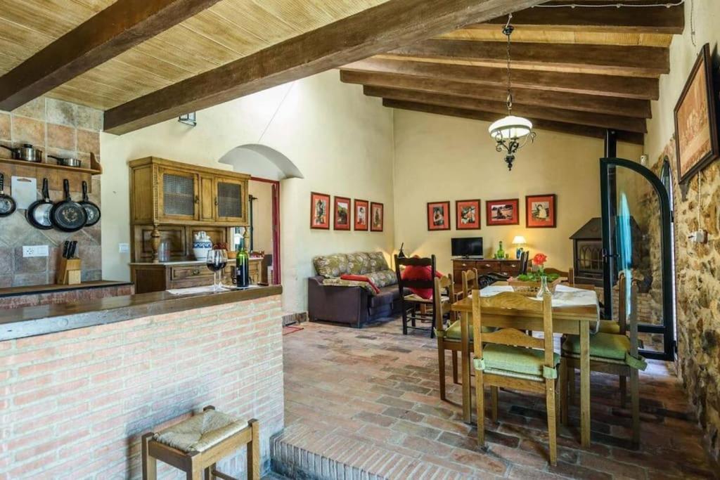 ラ・プエブラ・デ・ロス・インファンテス Casa Cortijo En Dehesa Sierra Leonヴィラ エクステリア 写真