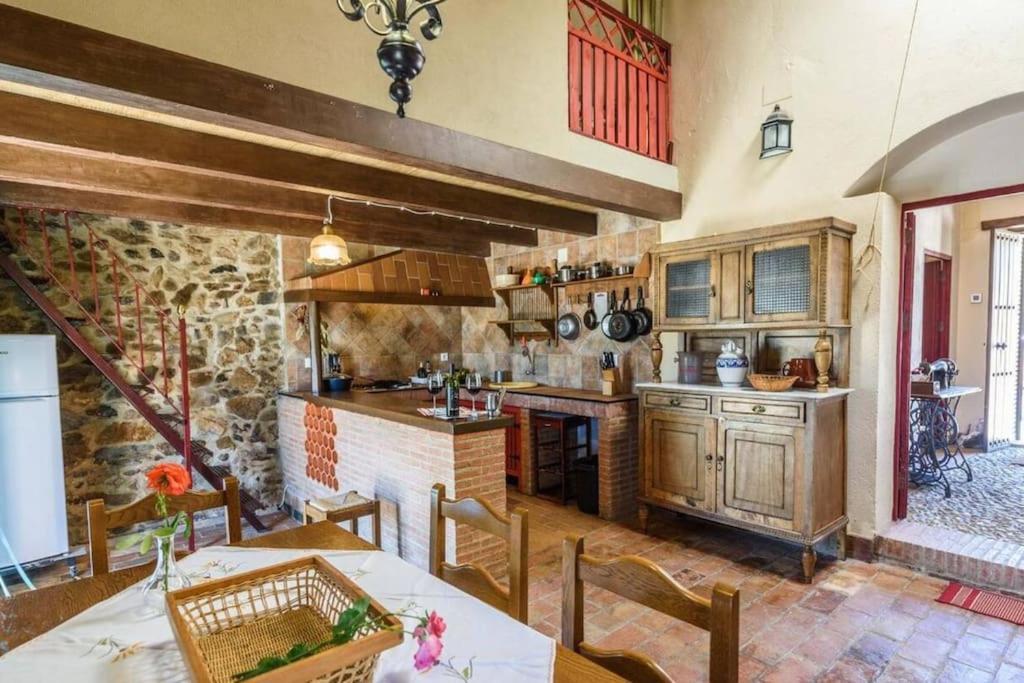 ラ・プエブラ・デ・ロス・インファンテス Casa Cortijo En Dehesa Sierra Leonヴィラ エクステリア 写真