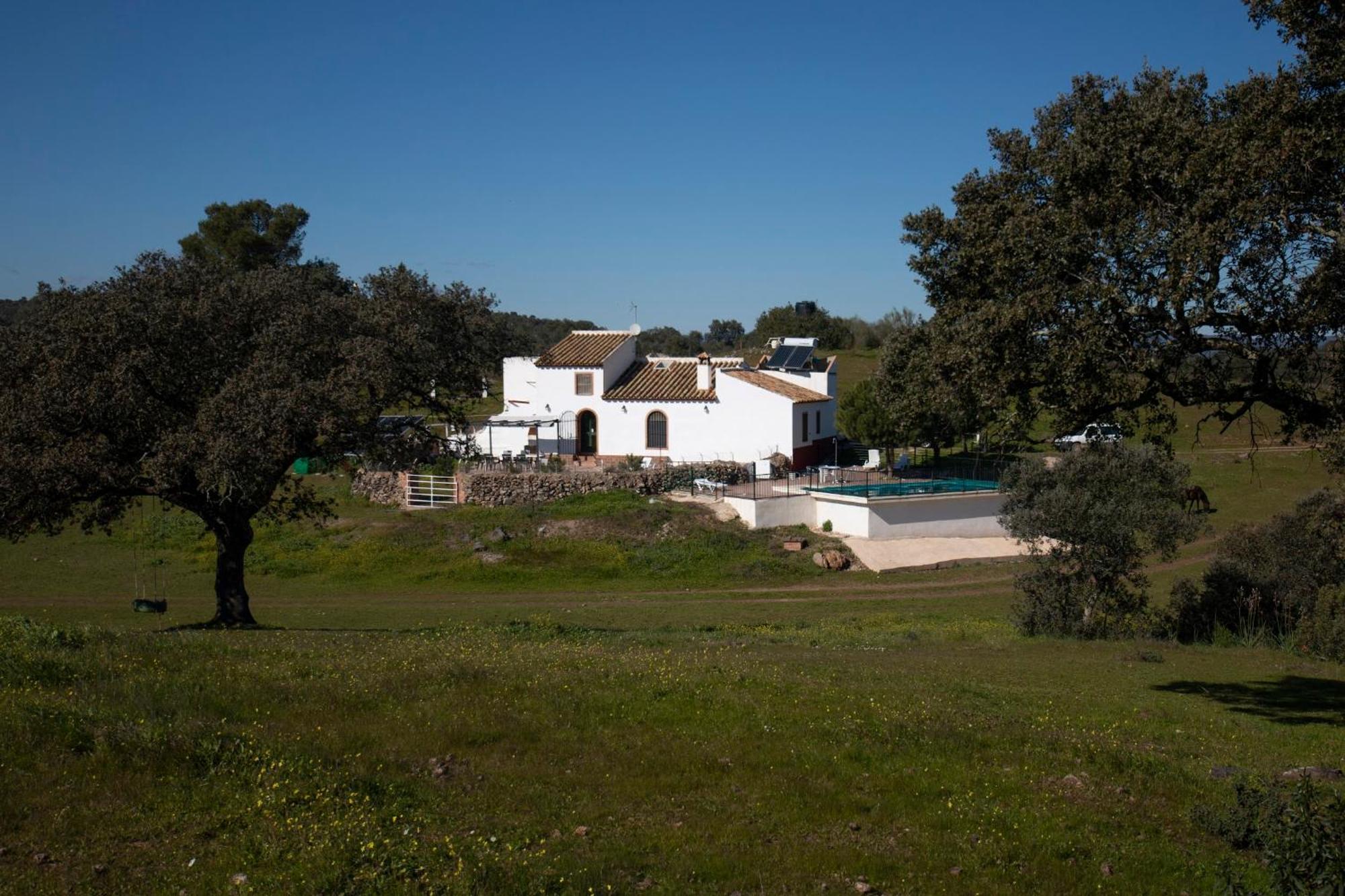 ラ・プエブラ・デ・ロス・インファンテス Casa Cortijo En Dehesa Sierra Leonヴィラ エクステリア 写真
